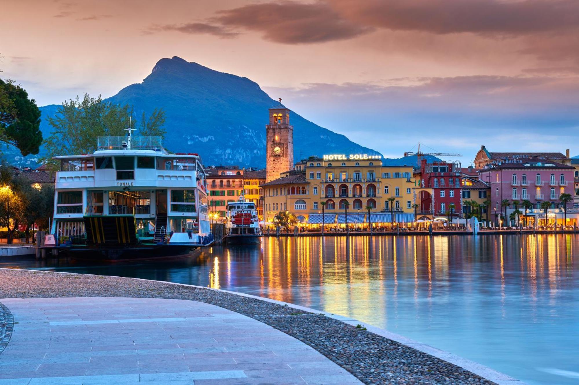 Riva Dante Apartment - Happy Rentals Buitenkant foto
