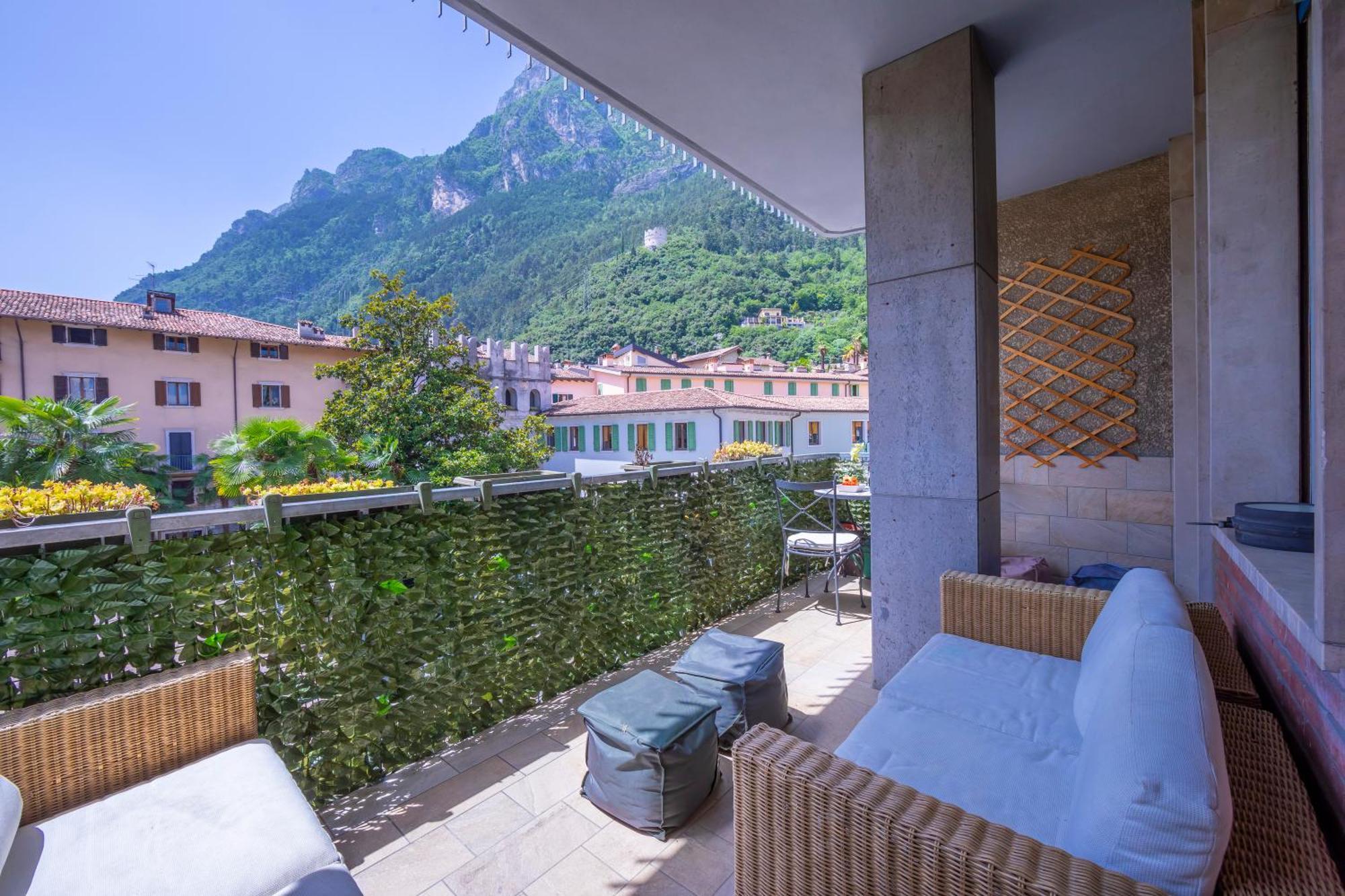 Riva Dante Apartment - Happy Rentals Buitenkant foto