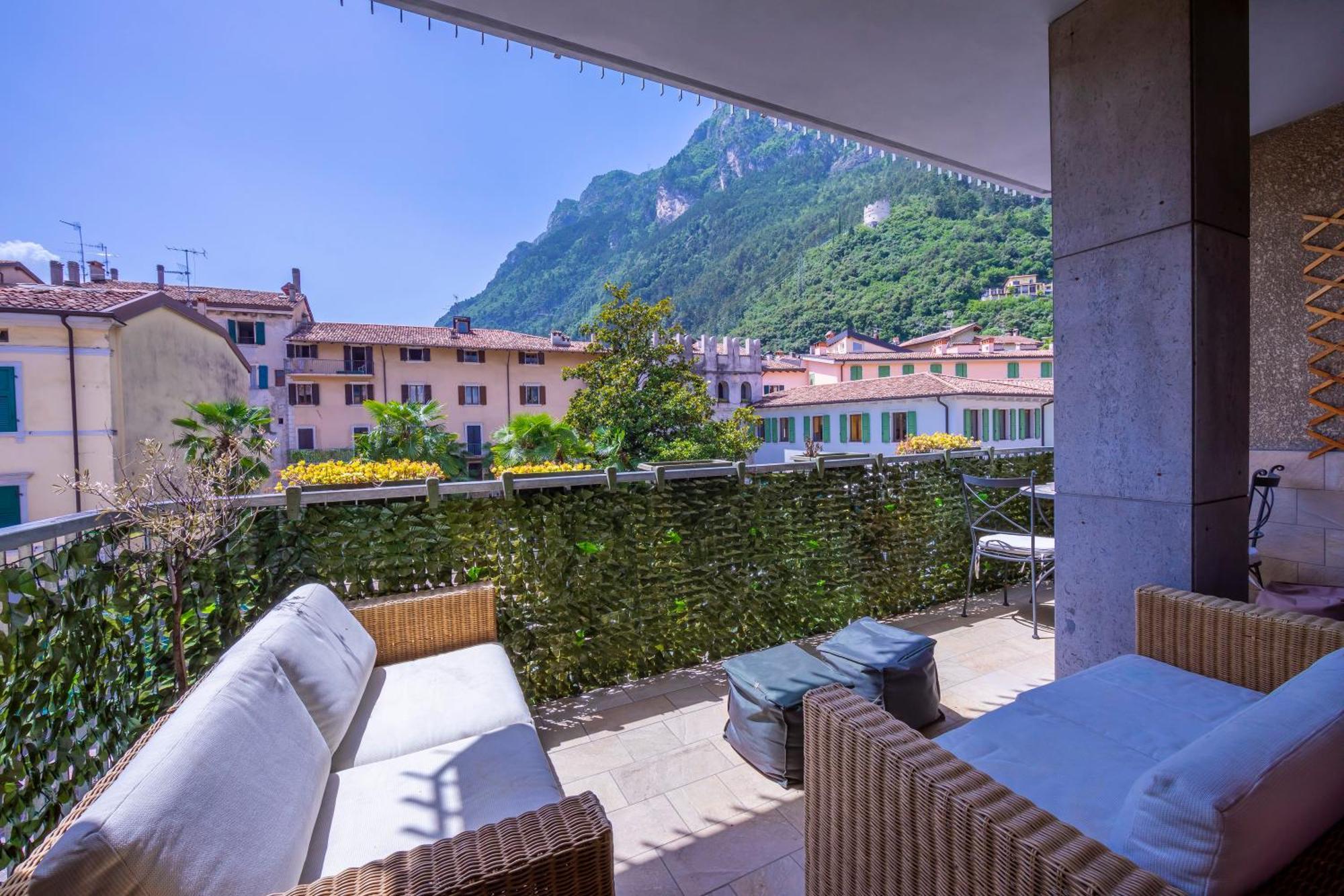Riva Dante Apartment - Happy Rentals Buitenkant foto